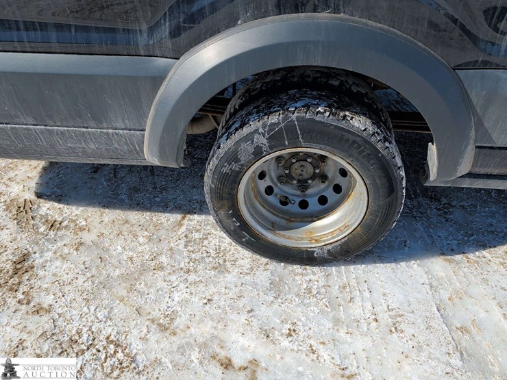 2017-ford-transit-image-11