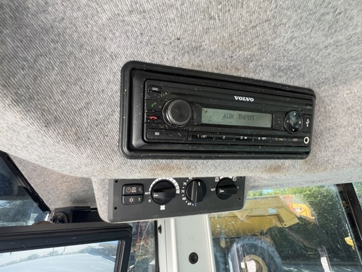 2020-volvo-l70h-image-37