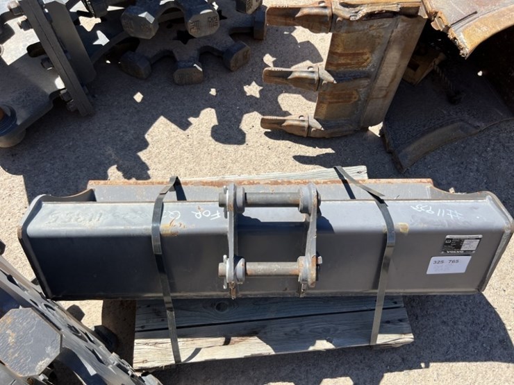 2022-volvo-ecr25d-image-34