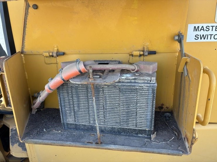 2008-deere-772d-image-28