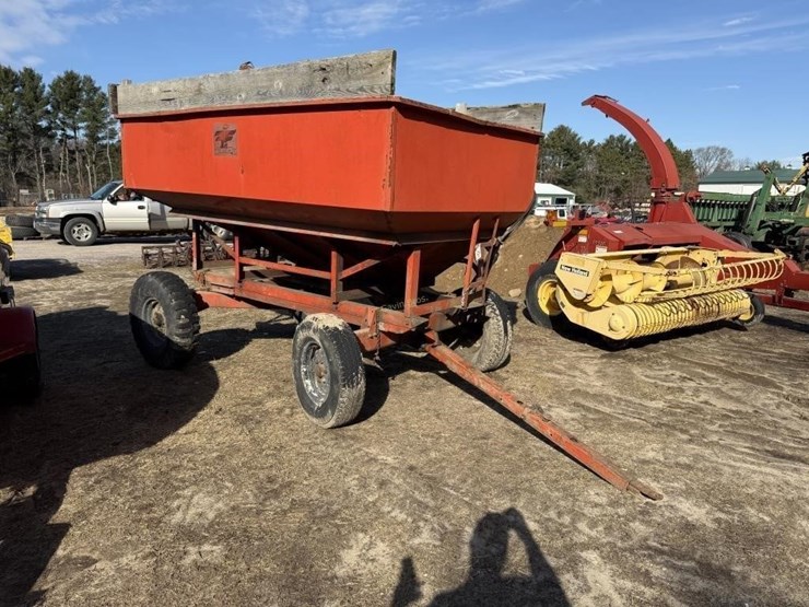 farm-and-fleet-gravity-box-with-auger-image-2