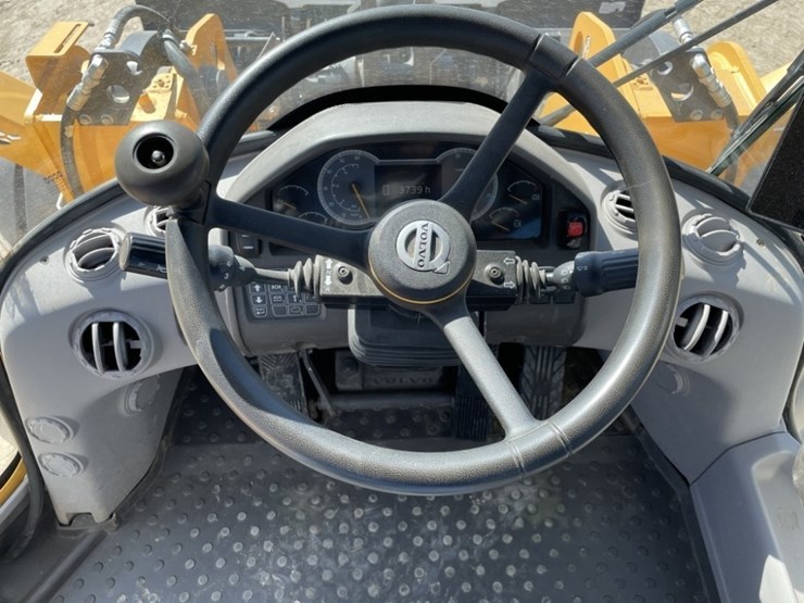 2023-volvo-l70h-image-41