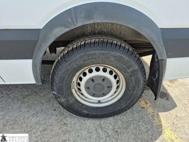 2013-mercedes-benz-sprinter-2500-image-22