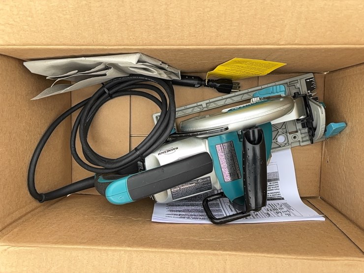 new-makita-corded-7-1/4"-hypoid-circular-saw---5377mg--1-yr-factory-warranty-recon-new-support-equipment-image-1