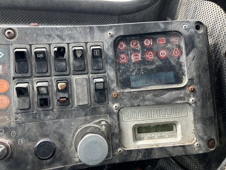 2009-caterpillar-ad55b-image-23