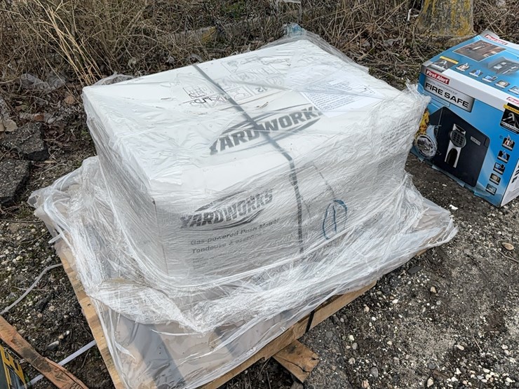 new-makita-19-pc-air-nail-gun-&-18-volt-cordless-tool-set-w/job-site-tool-box-image-3