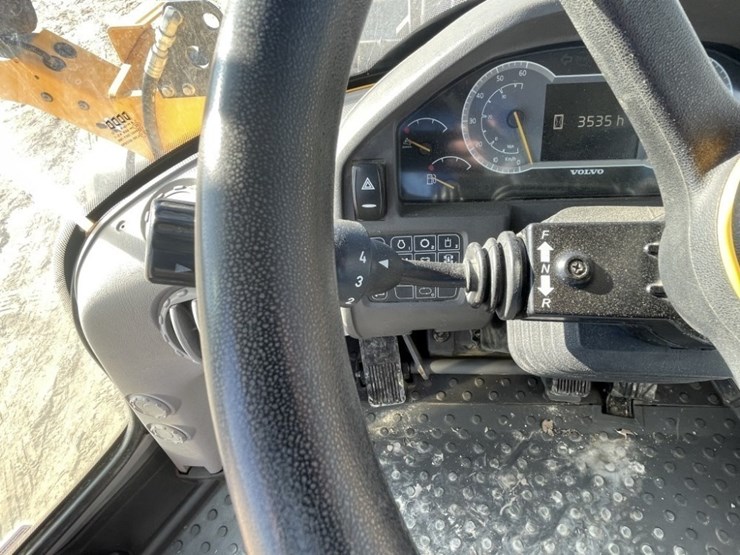 2023-volvo-l70h-image-41