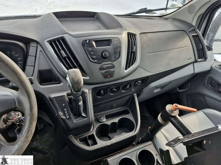 2016-ford-transit-image-16