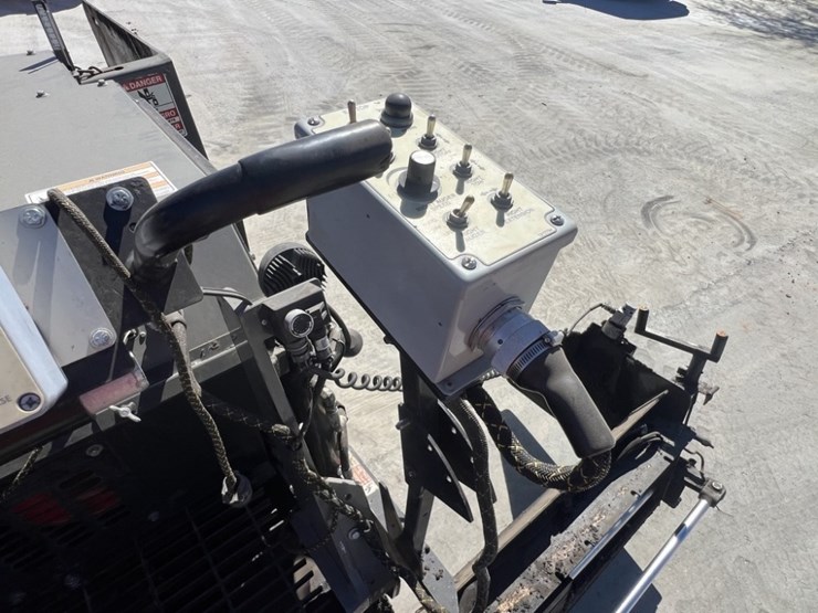 2021-leeboy-8520b-image-28