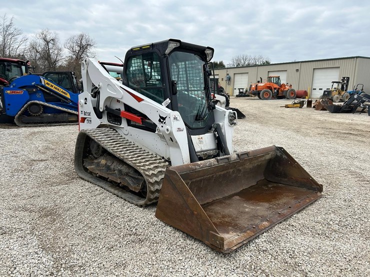 2022-bobcat-t740-image-6