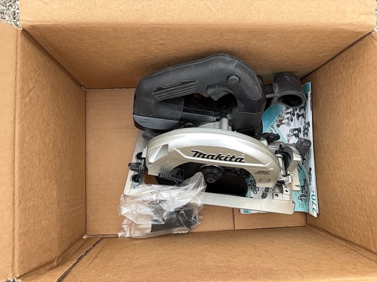 new-makita-18-v-lxt-lithium-ion-cordless-6-1/2"-circular-saw-tool-only---xsh04zb--1-yr-factory-warranty--recon-new-support-equipment-image-1