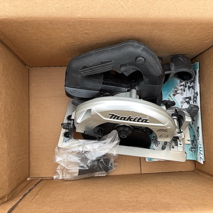 NEW MAKITA 18 V LXT LITHIUM ION CORDLESS 6 1/2" CIRCULAR SAW TOOL ONLY - XSH04ZB- 1 YR FACTORY WARRANTY -RECON NEW SUPPORT EQUIPMENT