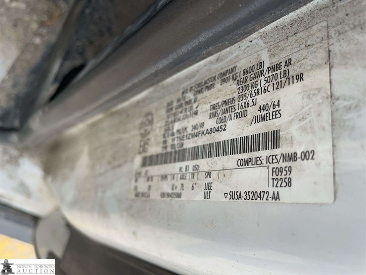 2015-ford-transit-image-11