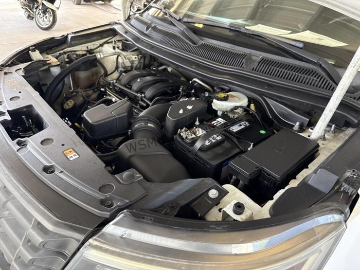 2017-ford-explorer-image-11