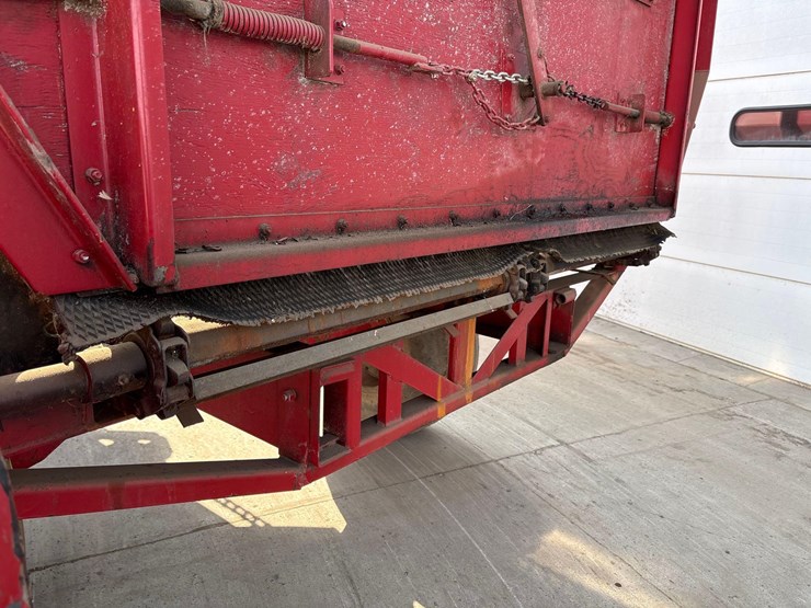 roorda-8ft-x-20ft-rear-unload-silage-wagon-image-48