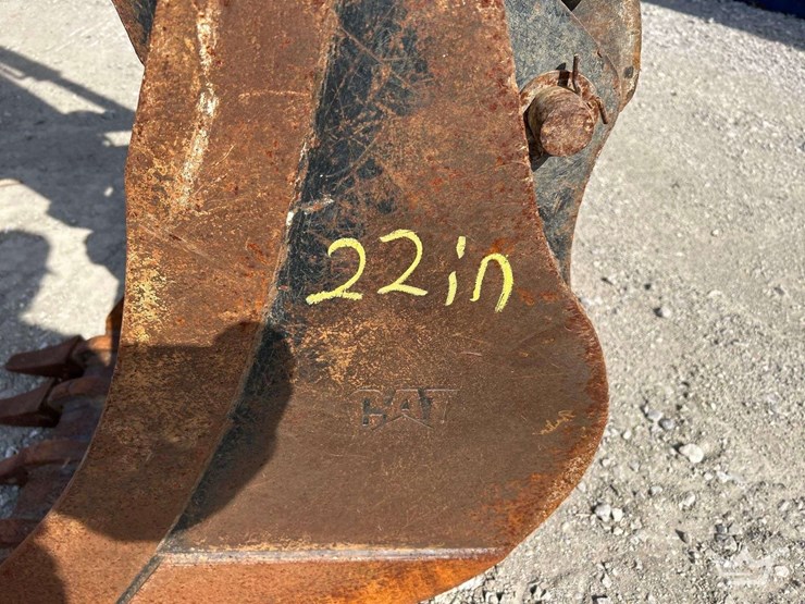 2013-caterpillar-420f-image-30