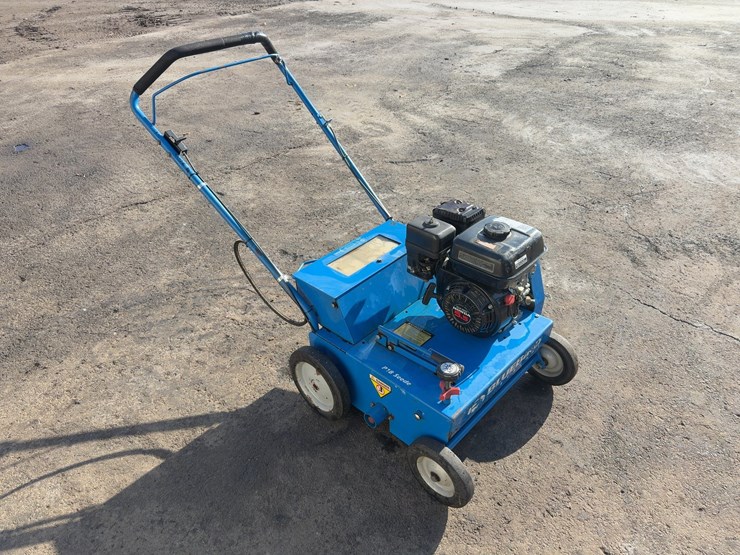 bluebird-p18-walk-behind-overseeder-image-4