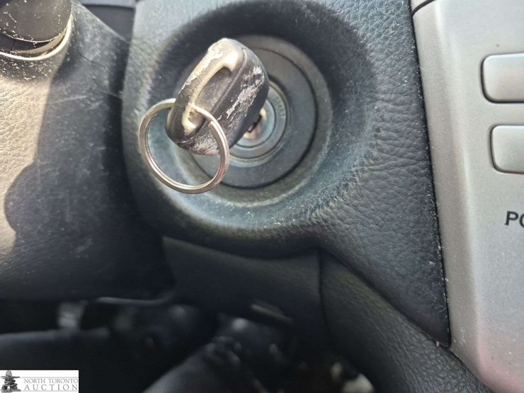 2005-lexus-rx330-image-17