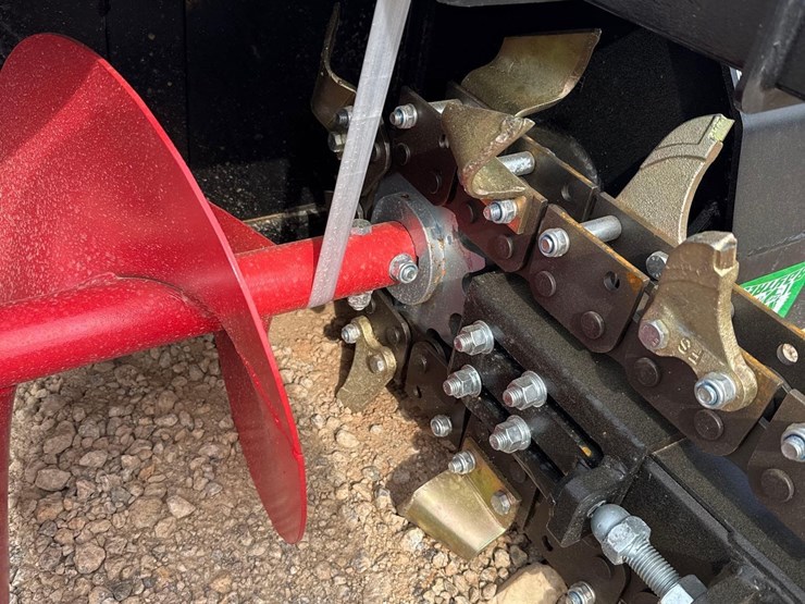 raytree-rmt48-trencher-image-3