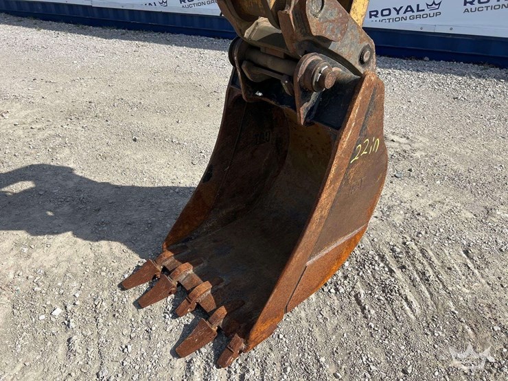 2013-caterpillar-420f-image-29