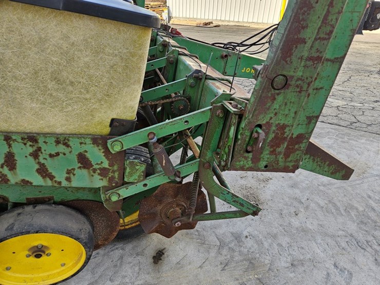 john-deere-7000-image-15