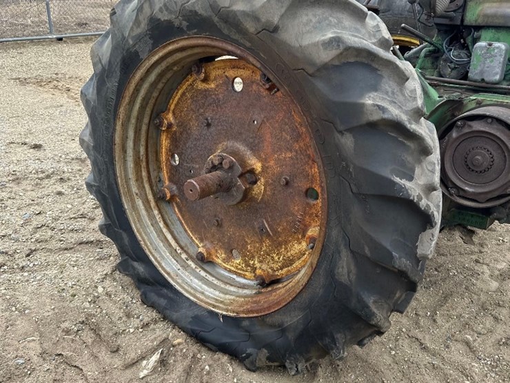 john-deere-70-image-6