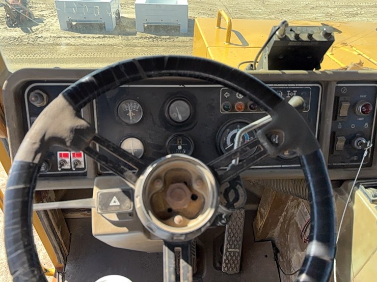 caterpillar-d400d-image-18