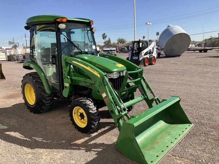 john-deere-3320-image-4