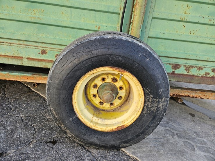 john-deere-100-image-33