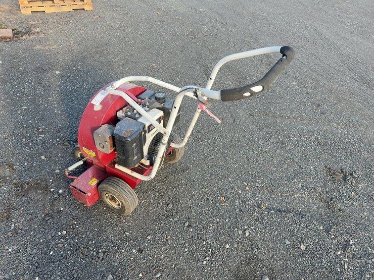 giant-vac-walk-behind-leaf-blower-image-2