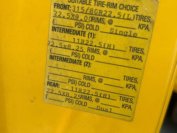 2007-sterling-l9500-image-40