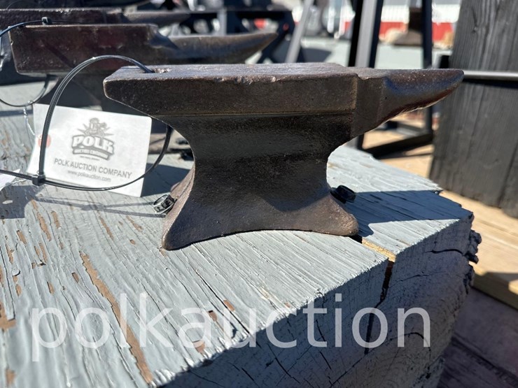 1721---8.5"-x-2"-anvil---from-the-harlan-beer-estate-image-1