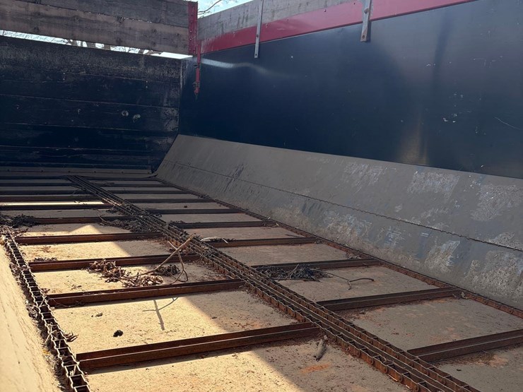 roorda-8ft-x-20ft-rear-unload-silage-wagon-image-42