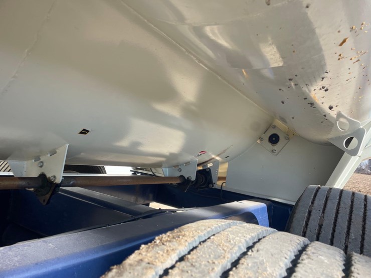 2024-herd-boss-6160-mixer-wagon--1-owner-image-37