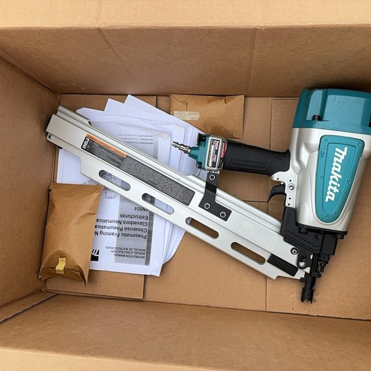NEW MAKITA 3 1/2" FRAMING NAILER- AN924- 1 YR FACTORY WARRANTY -RECON NEW SUPPORT EQUIPMENT