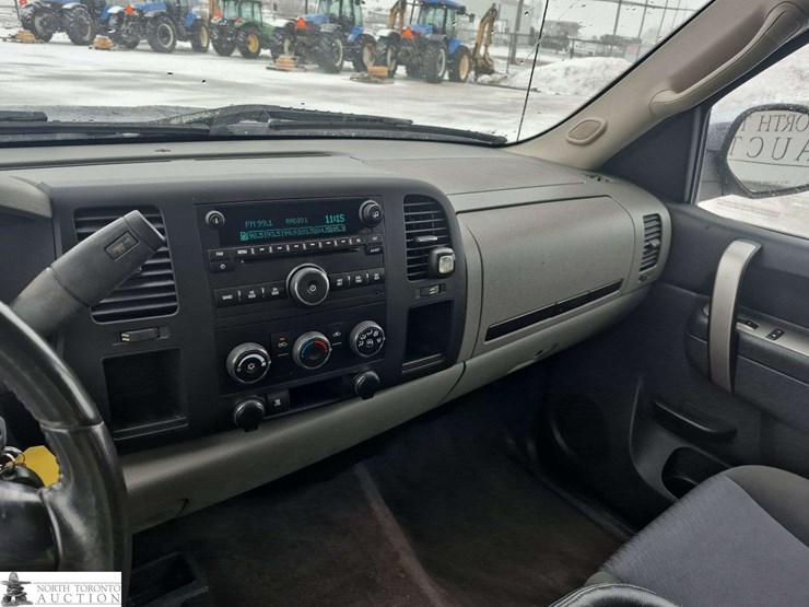 2011-gmc-sierra-1500-image-16