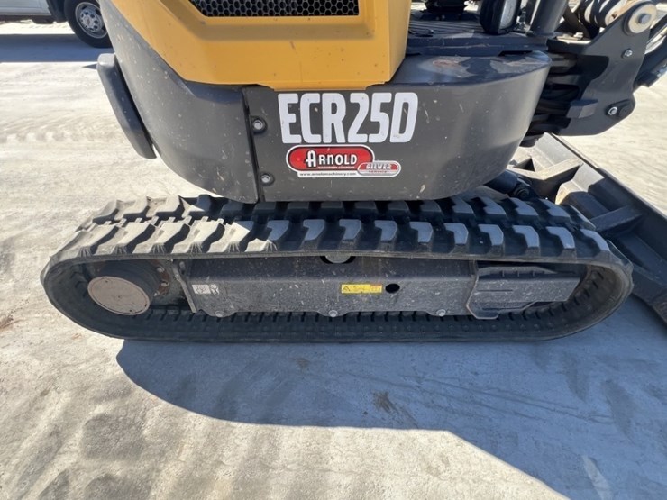 2022-volvo-ecr25d-image-23