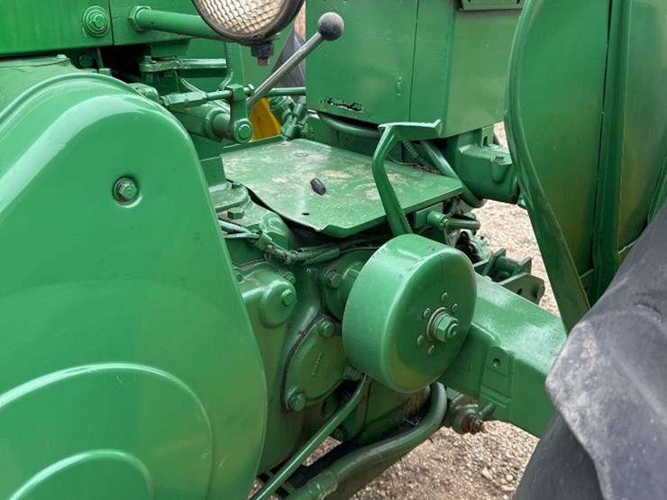 john-deere-70-image-12