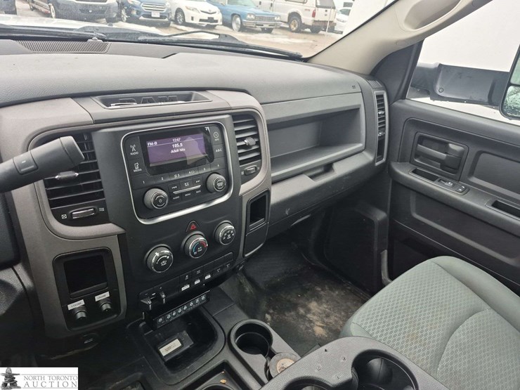 2016-dodge-2500-image-15