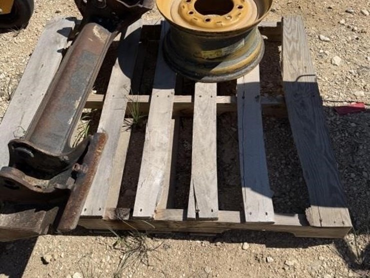 caterpillar-16-image-1