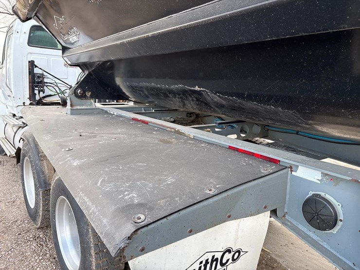 2015-smithco-side-dump-image-55