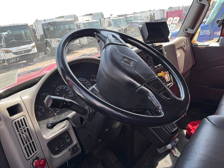 2017-international-durastar-4300-image-18