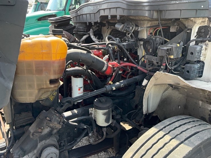 2017-international-durastar-4300-image-17