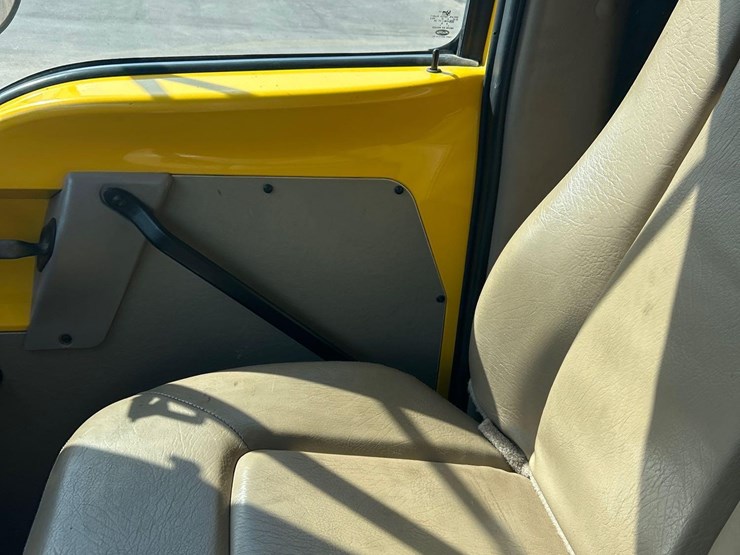 2007-sterling-l9500-image-58