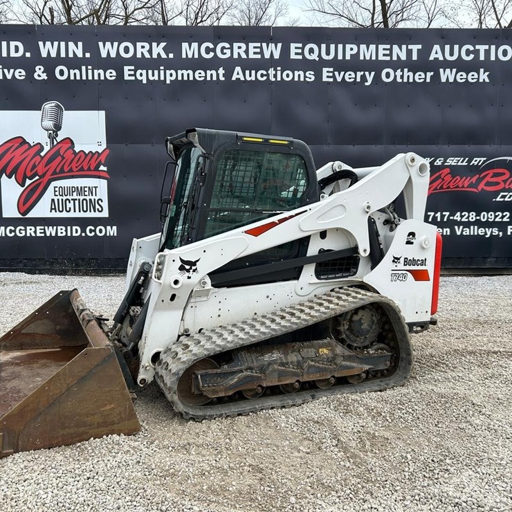 2022 BOBCAT T740