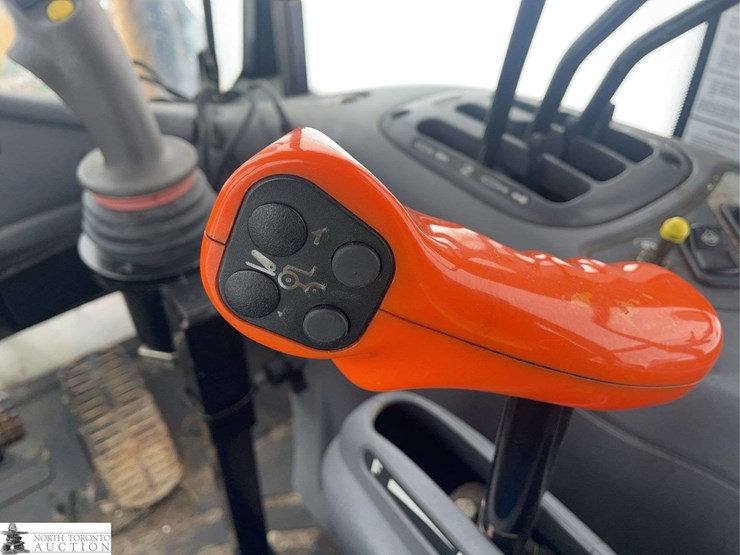 2014-new-holland-tv6070-image-22