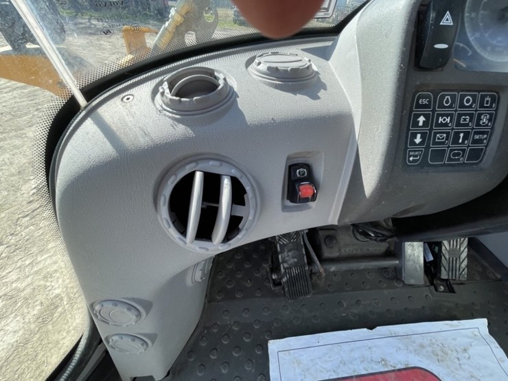 2023-volvo-l70h-image-44