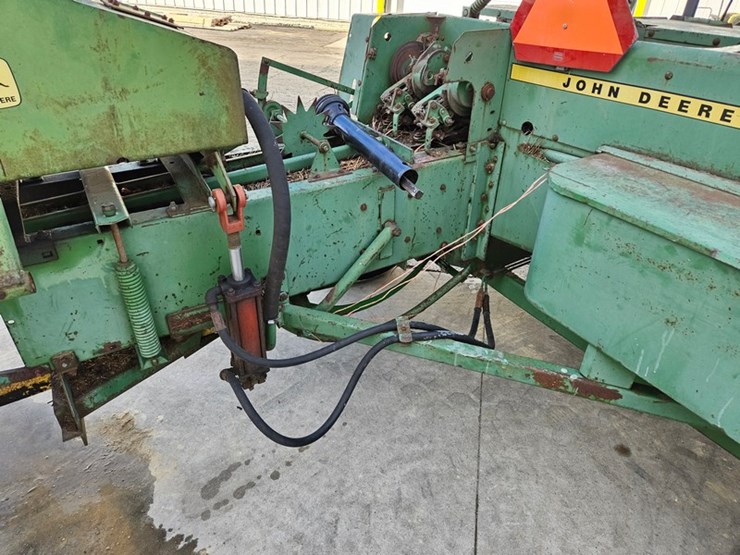 john-deere-327-image-32