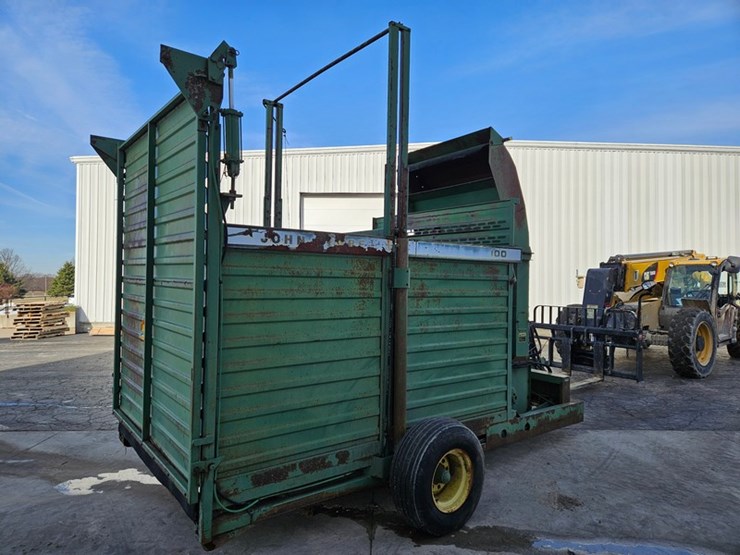 john-deere-100-image-5