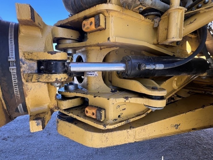 2013-caterpillar-740b-image-27